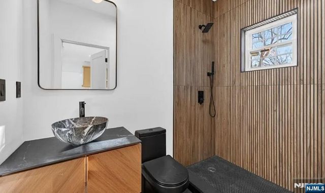 16 Valley View Drive, Rockaway Township, NJ 07866