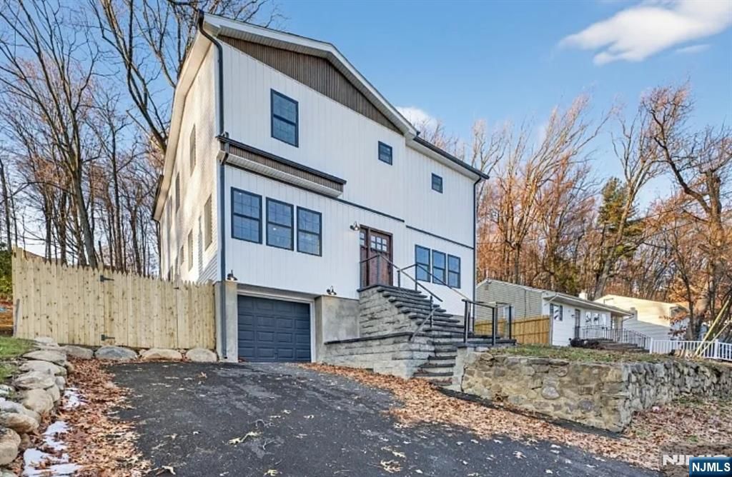 16 Valley View Drive, Rockaway Township, NJ 07866