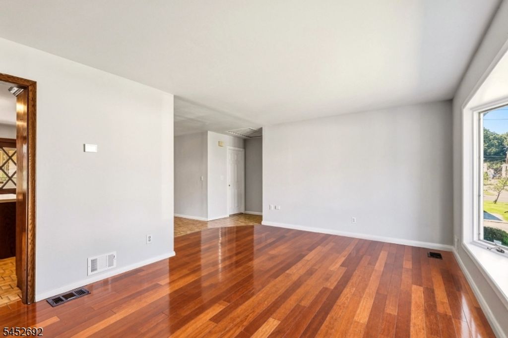 25 Corsi Rd, Bloomfield Twp., NJ 07003 — photo 4
