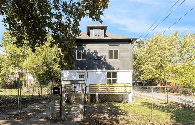 3242 Roberts Street, Kansas City, MO 64124