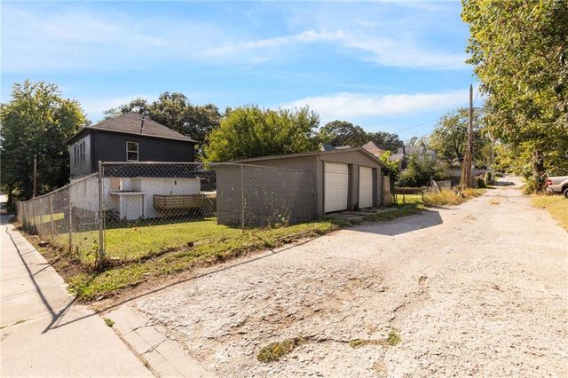 3242 Roberts Street, Kansas City, MO 64124