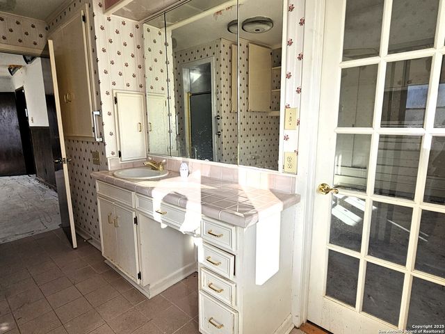 622 Sacramento, San Antonio, TX 78212