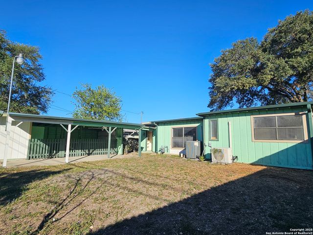 622 Sacramento, San Antonio, TX 78212