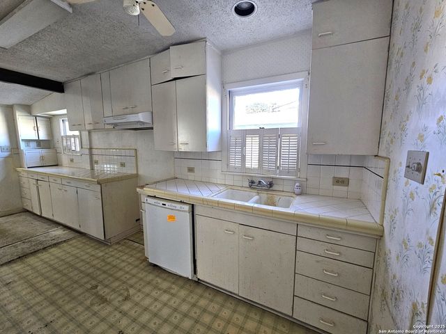 622 Sacramento, San Antonio, TX 78212