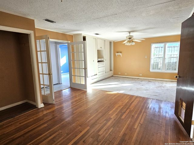 622 Sacramento, San Antonio, TX 78212