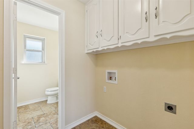 133 N Crestwood Boulevard, Desoto, TX 75115