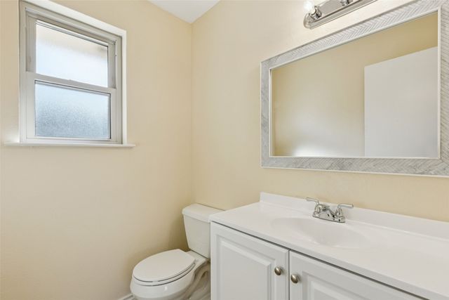 133 N Crestwood Boulevard, Desoto, TX 75115