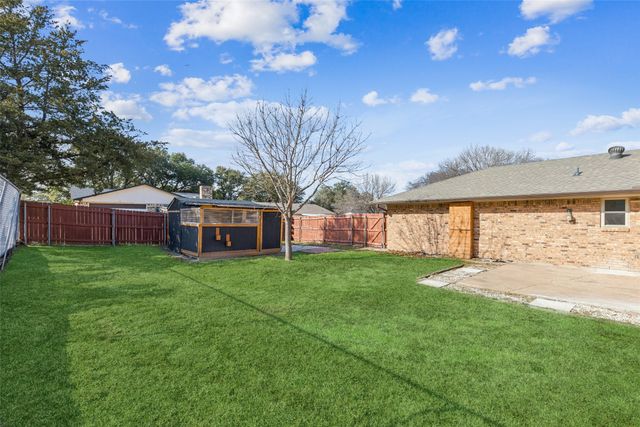 133 N Crestwood Boulevard, Desoto, TX 75115