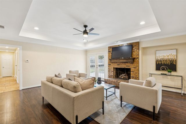 133 N Crestwood Boulevard, Desoto, TX 75115