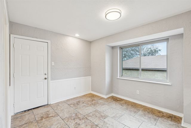 133 N Crestwood Boulevard, Desoto, TX 75115