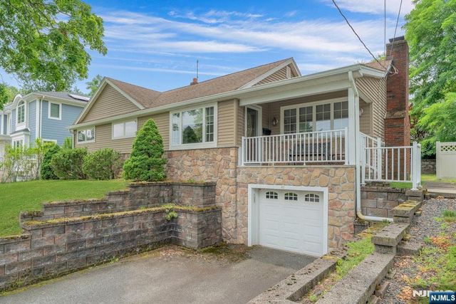42 Heatherhill Road, Cresskill, NJ 07626