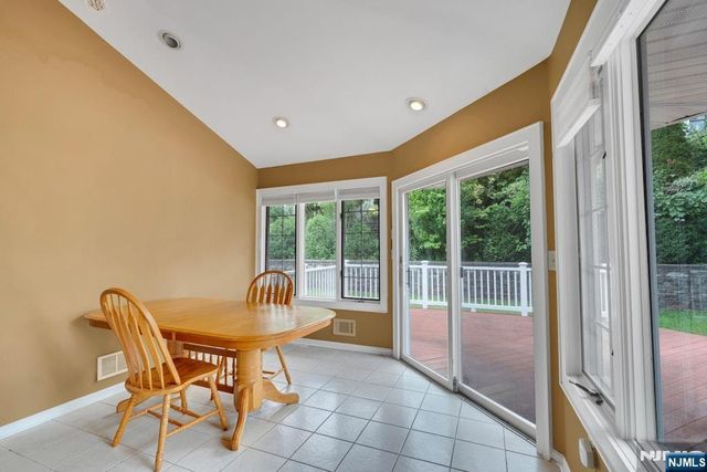 42 Heatherhill Road, Cresskill, NJ 07626