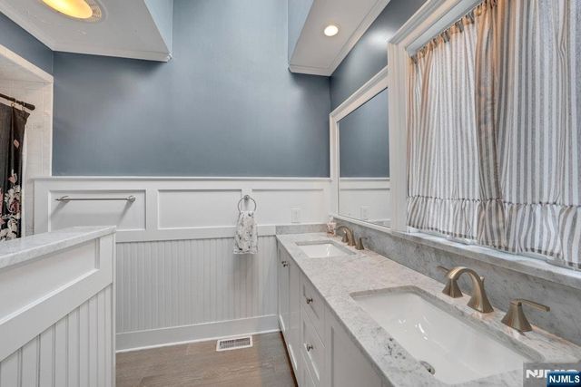 42 Heatherhill Road, Cresskill, NJ 07626