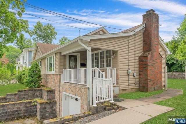 42 Heatherhill Road, Cresskill, NJ 07626