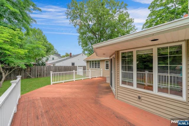 42 Heatherhill Road, Cresskill, NJ 07626