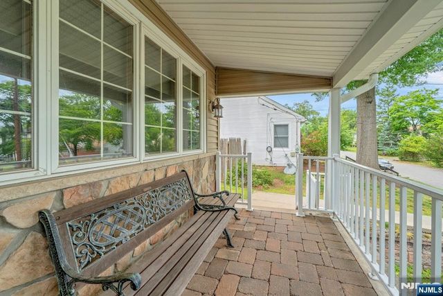 42 Heatherhill Road, Cresskill, NJ 07626