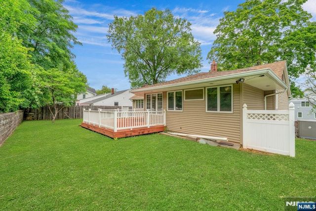 42 Heatherhill Road, Cresskill, NJ 07626