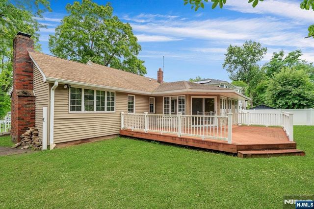 42 Heatherhill Road, Cresskill, NJ 07626