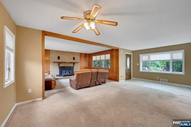 42 Heatherhill Road, Cresskill, NJ 07626