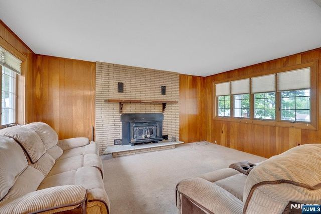 42 Heatherhill Road, Cresskill, NJ 07626