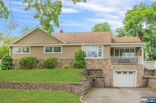 42 Heatherhill Road, Cresskill, NJ 07626