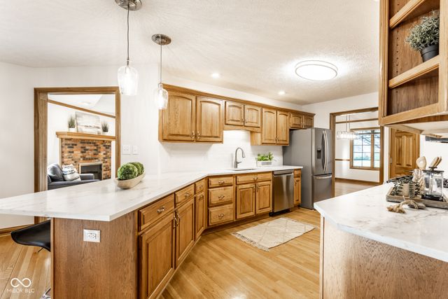 7025 Hunters Ridge Drive, Plainfield, IN 46168