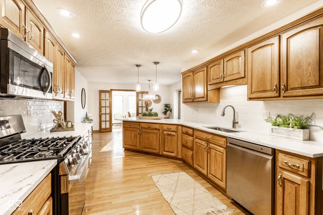 7025 Hunters Ridge Drive, Plainfield, IN 46168