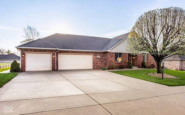7025 Hunters Ridge Drive, Plainfield, IN 46168