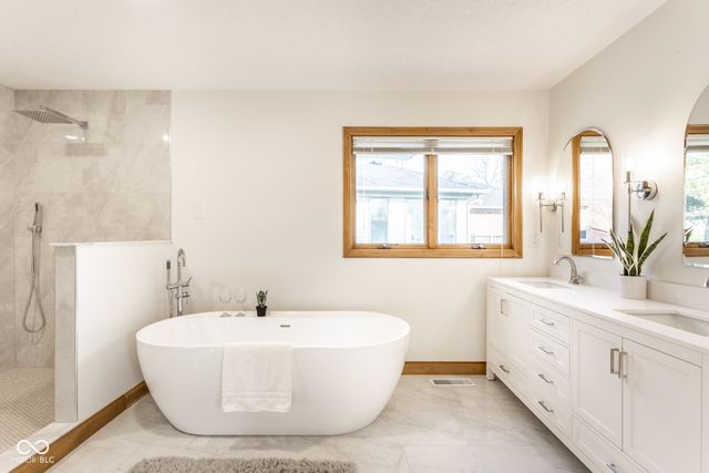 7025 Hunters Ridge Drive, Plainfield, IN 46168