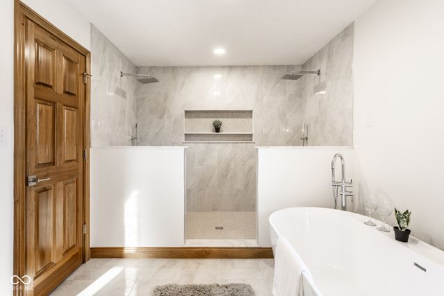 7025 Hunters Ridge Drive, Plainfield, IN 46168