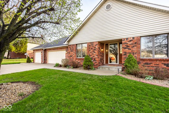 7025 Hunters Ridge Drive, Plainfield, IN 46168