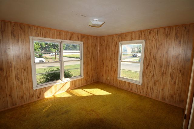 431 W Collins Street, Stephenville, TX 76401