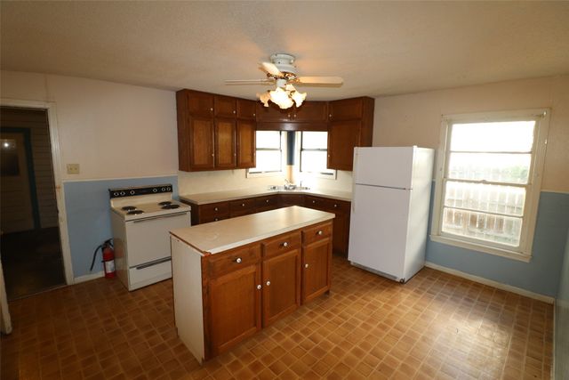 431 W Collins Street, Stephenville, TX 76401