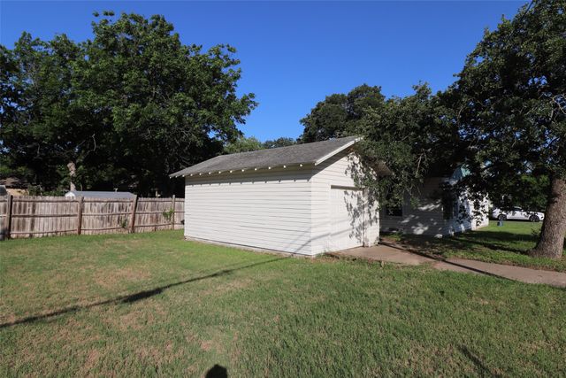 431 W Collins Street, Stephenville, TX 76401