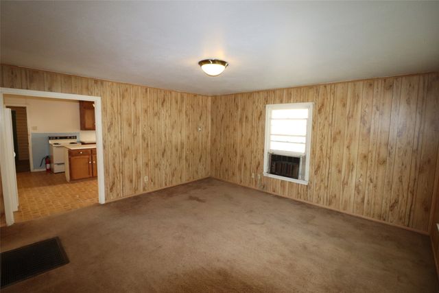 431 W Collins Street, Stephenville, TX 76401