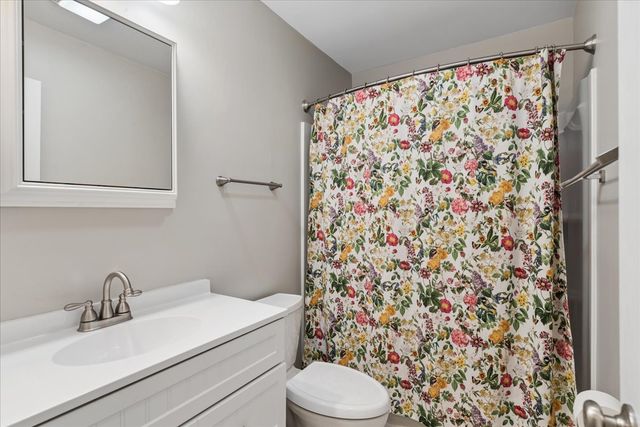 38187 N North Shore Avenue, Beach Park, IL 60087