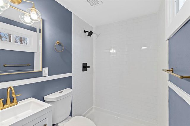 1015 E College Street, Independence, MO 64050