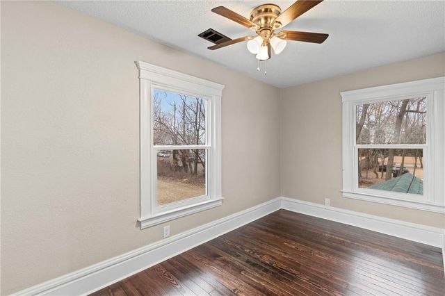 1015 E College Street, Independence, MO 64050