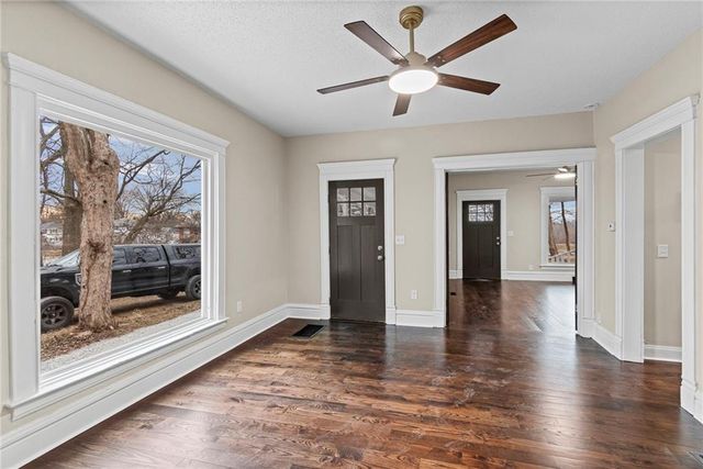 1015 E College Street, Independence, MO 64050