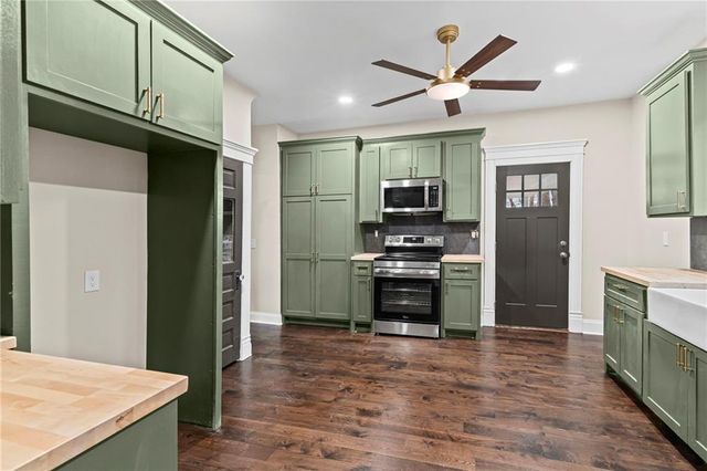 1015 E College Street, Independence, MO 64050