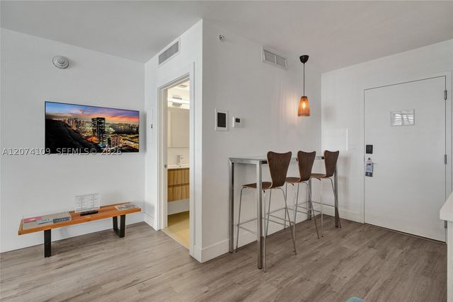 6080 Collins Ave 508, Miami Beach, FL 33140
