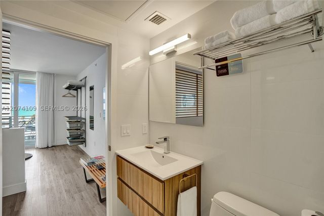 6080 Collins Ave 508, Miami Beach, FL 33140