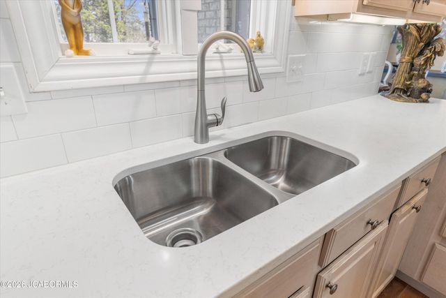 221 MADELINES PARK CIRCLE, Jefferson City, MO 65109