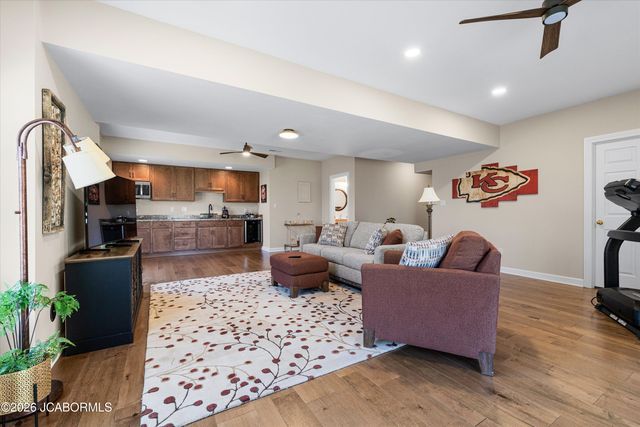 221 MADELINES PARK CIRCLE, Jefferson City, MO 65109