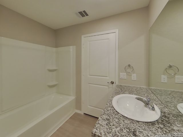 5711 Raven, San Antonio, TX 78218