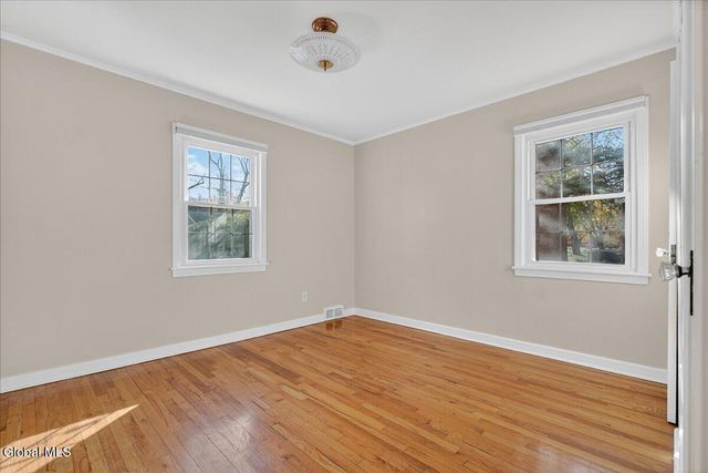 2329 Niskayuna Drive, Niskayuna, NY 12309