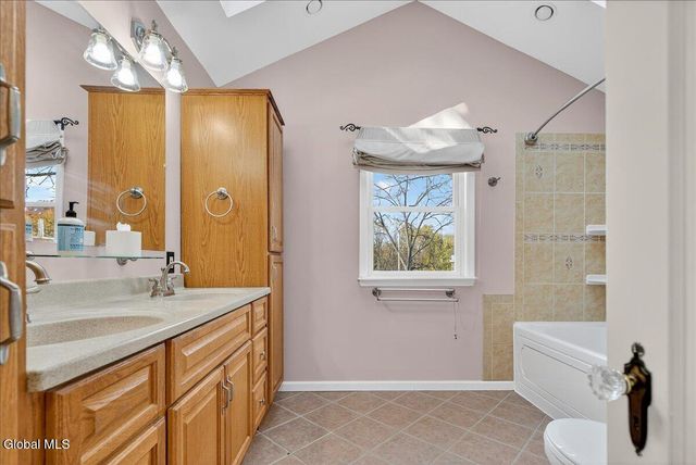 2329 Niskayuna Drive, Niskayuna, NY 12309