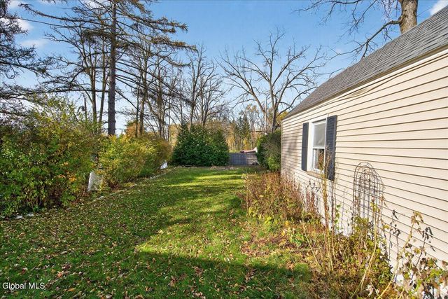 2329 Niskayuna Drive, Niskayuna, NY 12309