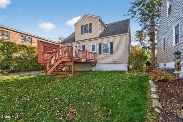 2329 Niskayuna Drive, Niskayuna, NY 12309