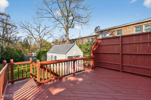 2329 Niskayuna Drive, Niskayuna, NY 12309